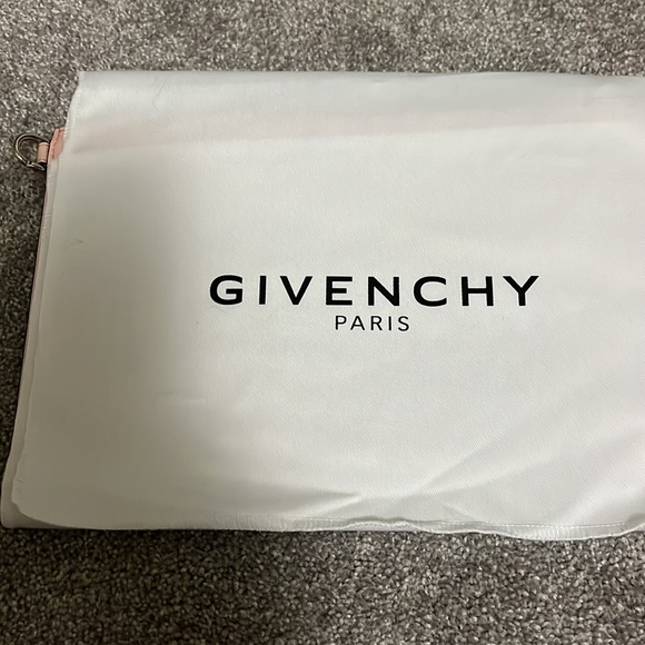 Givenchy large pouch - Picture 6 of 6